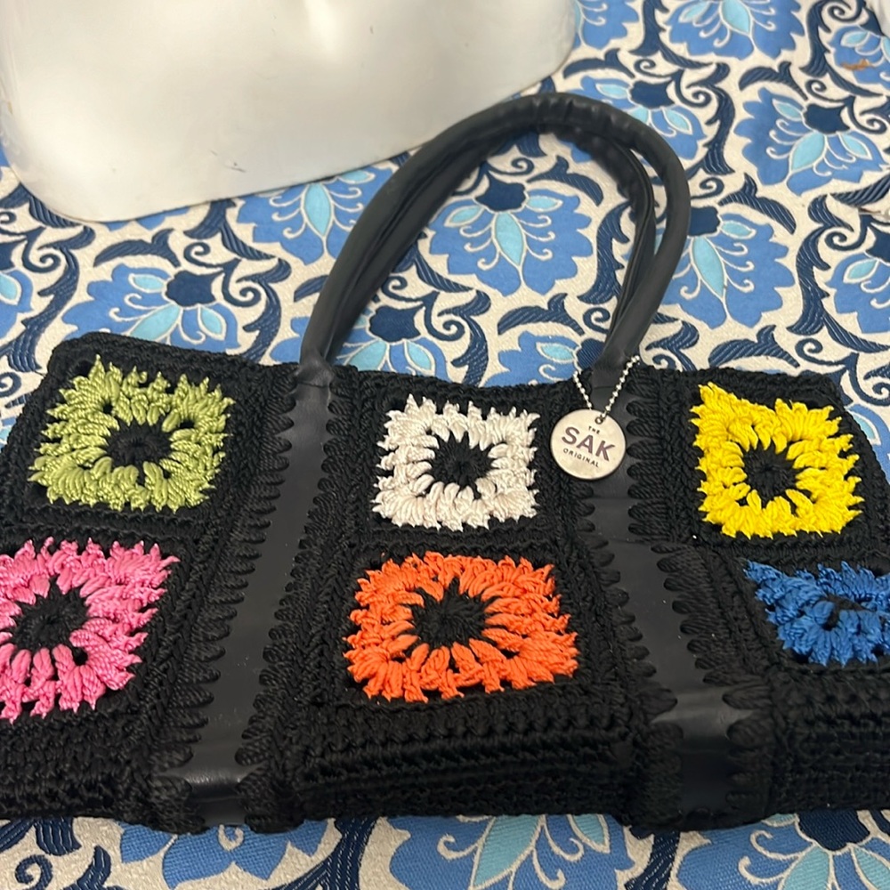 Adorable Sak crochet purse great condition